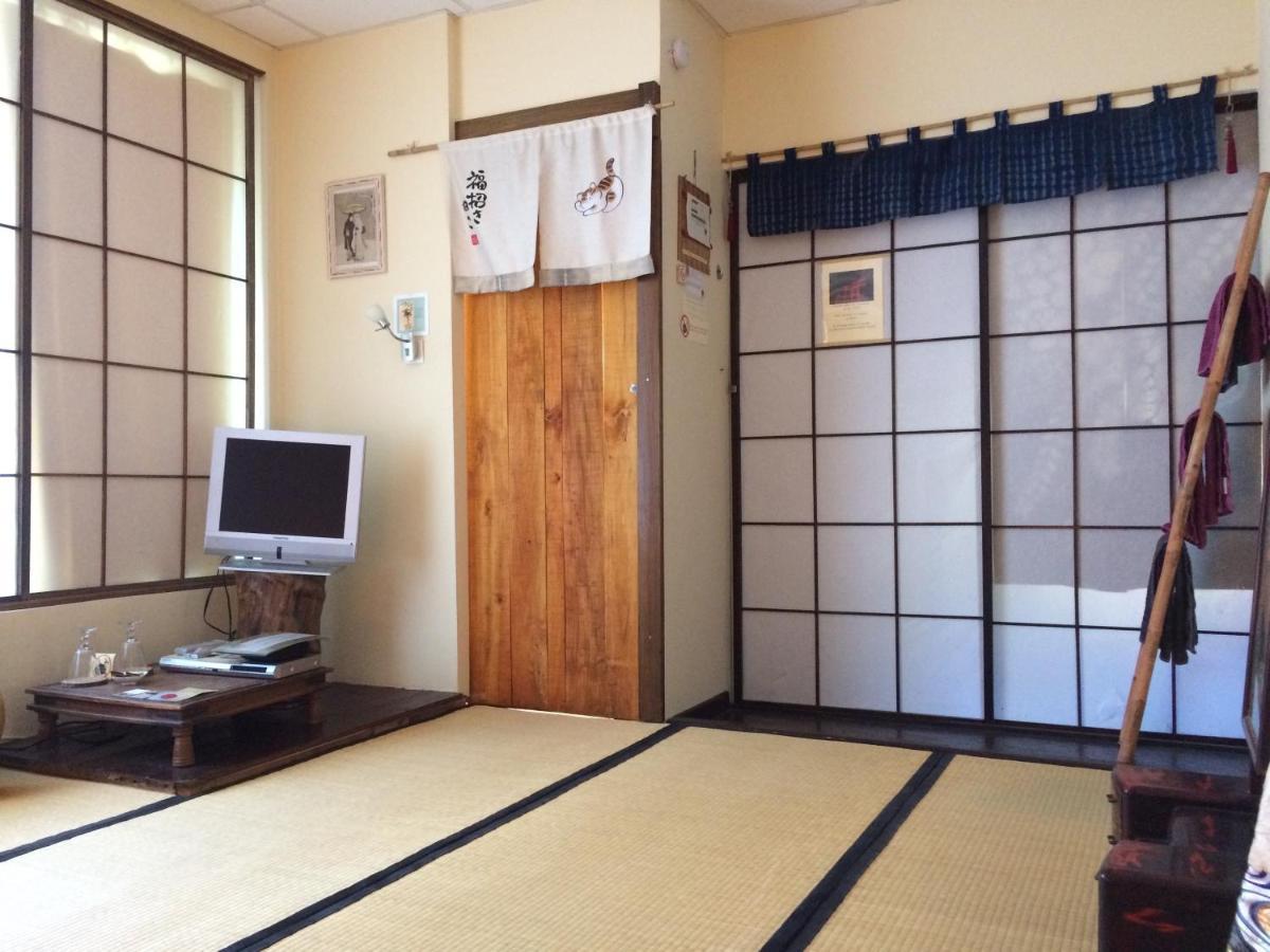 Minshuku Chambres D'Hotes Japonaises Thiers Bagian luar foto