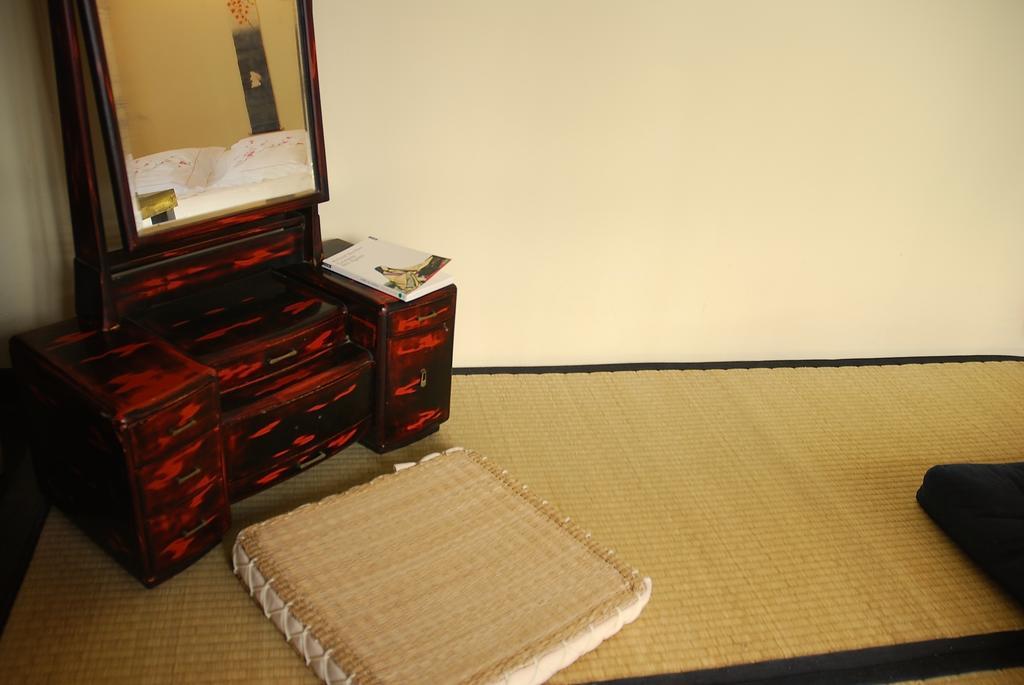 Minshuku Chambres D'Hotes Japonaises Thiers Ruang foto